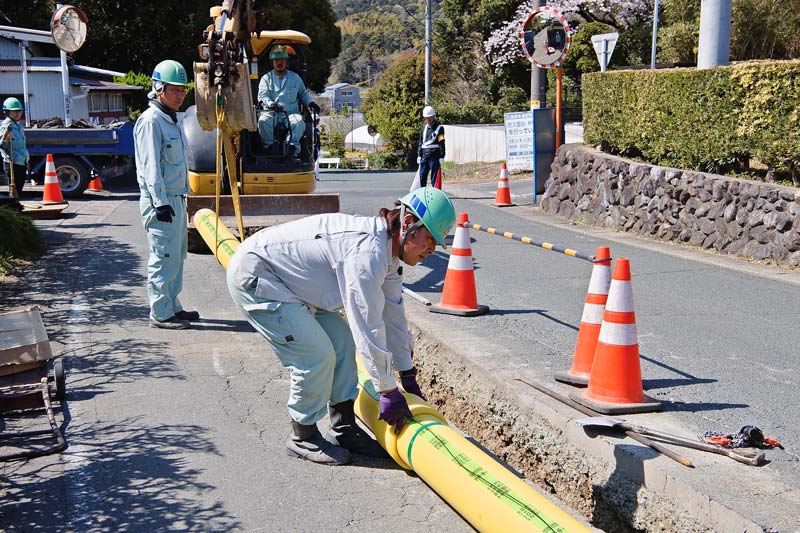 共栄配管株式会社 ガスの敷設の様子